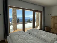 Living above the clouds in a log cabin - 3-Star
