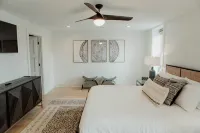 The Principal: Modern Townhome in Downtown