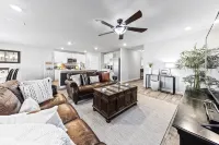 Modern & Cozy ☀ Close to Beach ☀ 4 Bedrooms ☀ 2 Full Baths