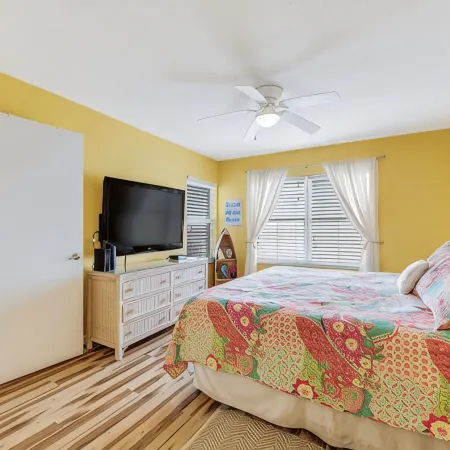 Updated Oceanfront Condo! Come and Relax by the Sea!