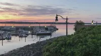 Coastal Gem historic Eastport Water Street walk to shops, restaurants, galleries - 4-Star