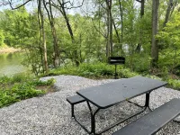 Beautifully remodeled duplex near the ark encounter. This listing is for 1 side. Hotele w: Pendleton County