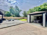 Hot Tub, Fire Pit, Ping-Pong, 3 min walk to Olde Town Arvada! - Boutique