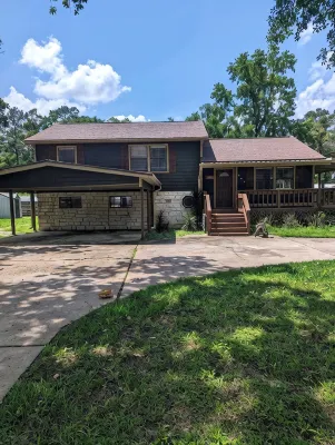 Lake ConRoy Estates_Unit B with Pool Access - Homestays