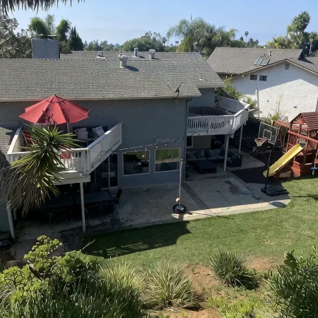 Family Retreat-Beach Oasis: 6 Bedrooms, Large Yard/Garden,