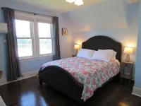 Waterfront Cottage within walking distance to the Beach. A dog-friendly property - Wifi
