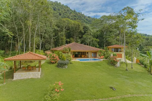Ocean view home in Dominical w/ pool & WiFi / 8p - 3-Star