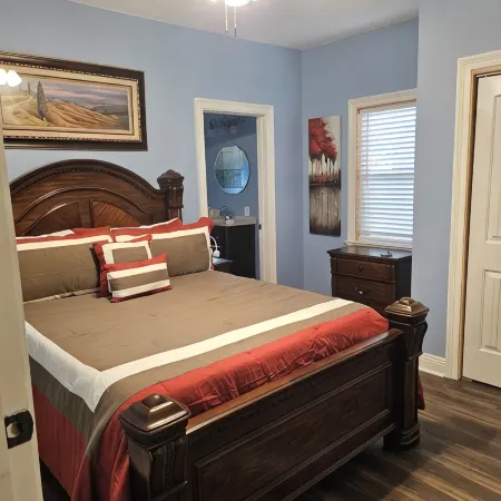 3-bedroom house in enjoyable Laurel with WiFi, AC