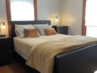 Charming 2-bedroom house in lovely Algona with WiFi, AC โรงแรมในอัลโกนา