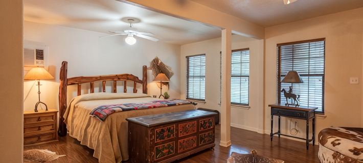 Authentic Ranch Home on 650 Acres with Peace and Tranquility Hotels in Burnet County