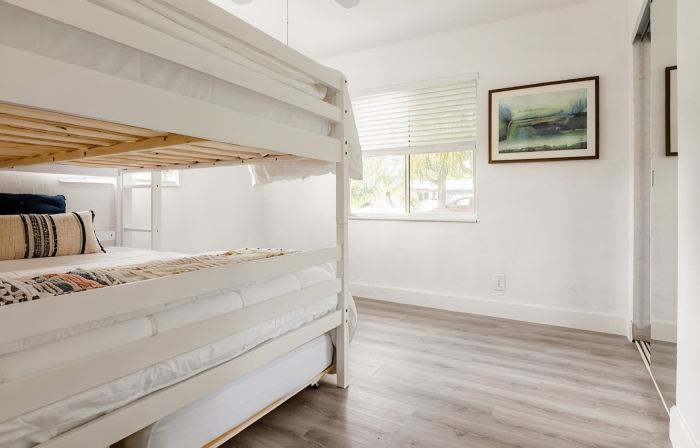 LOVELY HOUSE IN THE HEART OF HALLANDALE BEACH