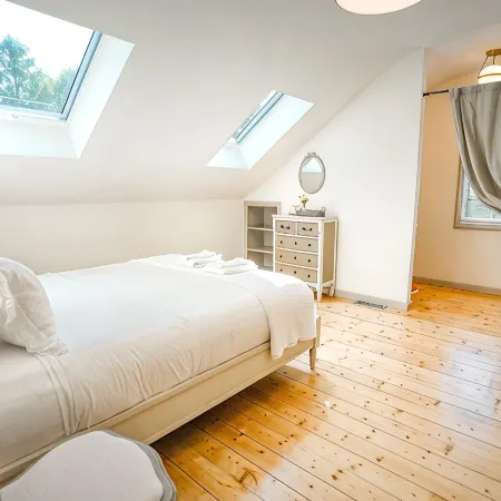 Luxe Cape Cod Farmhouse. Walk to Ellis Landing Beach!