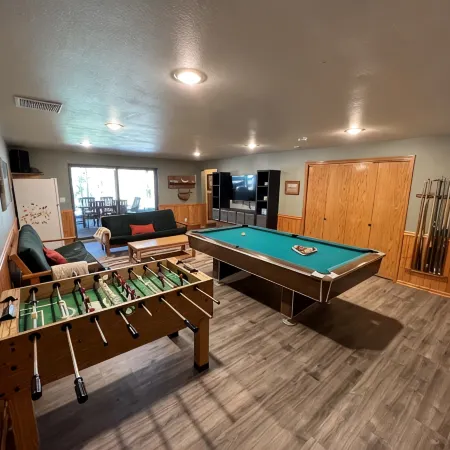 Remote Lake Roosevelt waterfront home