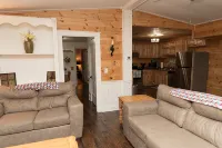 Crowns' Cabin at Ramp 11 Retreat by Concord Sun - Homestays