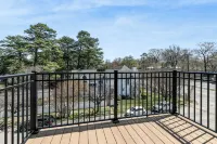 Evelyn 319 - Beautiful brand-new 1BR in beautiful Forest Hill - balcony