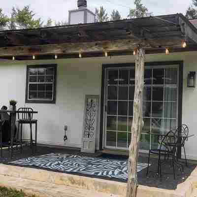 DRIP DROP INN - Stylish Hill Country Home in the Heart of Dripping Springs Hotel Exterior