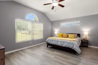 Charming 4 Bedroom House near Lake McQueeney - Wifi