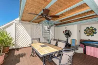 Galleon Resort beach hotel luxury in Old Town Key West - Jacuzzi