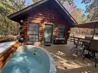 4 Moose Lodge ROMANTIC Log Cabin in the woods. Hot Tub & Wood Burning Fire Place - Swimmingpools