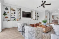 Luxury Massive Townhome, Pool, Elevator, Amenities - 4つ星