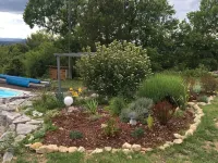 Barjac Villa Pastis - Self-catering cottage with swimming pool and view of the Cevennes mountains - piscine