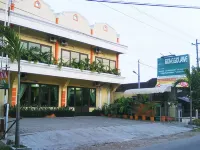 Hotel Ronggolawe - 2-Star