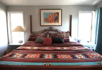 Westward Ho! - Great Central Location - Hot Tub - Olde Town Arvada - 3-Star