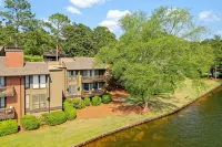 Lakefront Pinehurst Condo 2BD/2BA - Swimmingpools