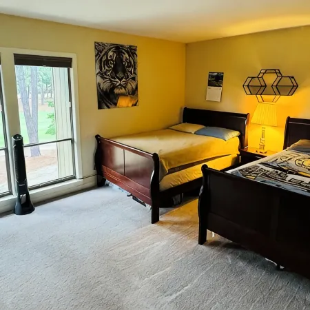 2 Br Condo on resort Property access to members benefits pool/hottub/golf cart