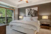 Cozy Beaver Creek Getaway Minutes From Ski Lift! - 발코니