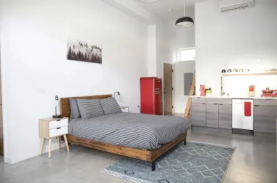 Luxe Modern Ballard Studio: 15 Min to Space Needle 발라드 호텔