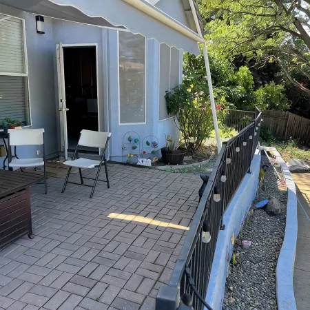 Beautiful, central located with pool and fire pit!