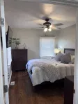 Entire beautiful home w/ great location! - Homestays