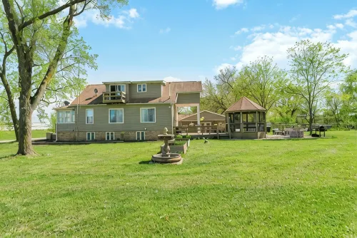Spacious and family friendly getaway. 8 mins from Chicago Premium Outlet Mall. - Homestays