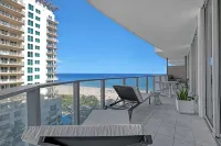 Brand New Beachfront 2 bed/2.5ba Condo in 5 star resort Palm Beach area - ビーチサイド