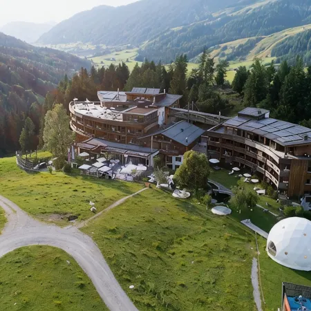 Holzhotel Forsthofalm