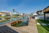 Serene Waterfront 5Br Sleeps 15 w/Heated Pool, Fire Pit, Boat & Jet Ski Lift - 4-Star