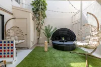 NEW Ocean Eyes/3 Blocks to Beach/Backyard Oasis/Massage Chair/Bikes/lLaundry - Condos