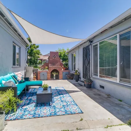 Charming, private, pet friendly cottage close to all that San Diego has to offer