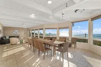 High End Oceanfront Home, a 2 min walk to Beach, Shops, Dining & More in Solana - WiFi