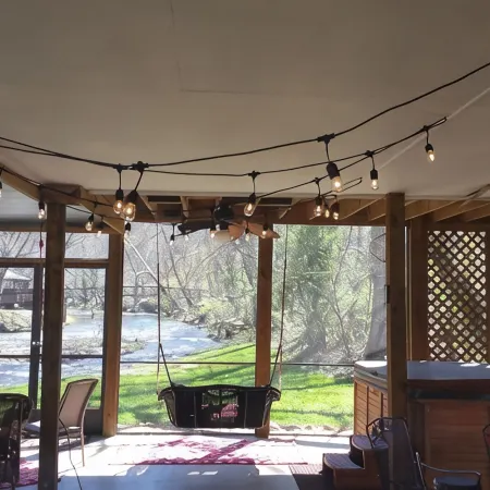 Luxury Chalet On The Chattahoochee River - Short Walk To Downtown Helen