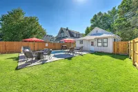 .2 mi to Downtown Rogers, Heated pool on Bike Trail, King Bed, Fire table - 4-Star