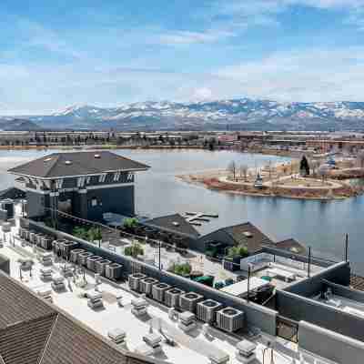 Lakefront Condo w/ Jacuzzi, Rooftop near  Mall, Casino, Theater w/ City Views Others