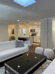 Cheerful & private 3 bedroom Shoreline home. - Wifi