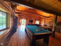 Larsen Rustic Secluded Log Cabin W/Outdoor Hot Tub - Chalets