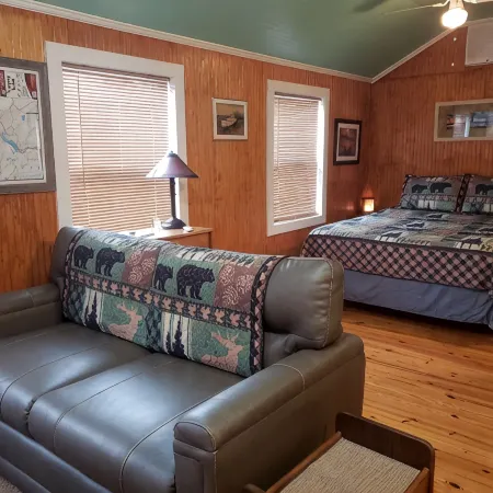Water front cottage w/water access, firepit & great sunsets.