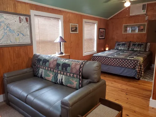 Water front cottage w/water access, firepit & great sunsets. - Wi-Fi