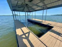 KY Lakeshore Retreat -Waterfront Views, Dock, Deck, Large Parking -NEW 2024 - 4 étoiles