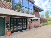 Mod. Apartment with balcony, 4 persons, near Hamburg - Wifi