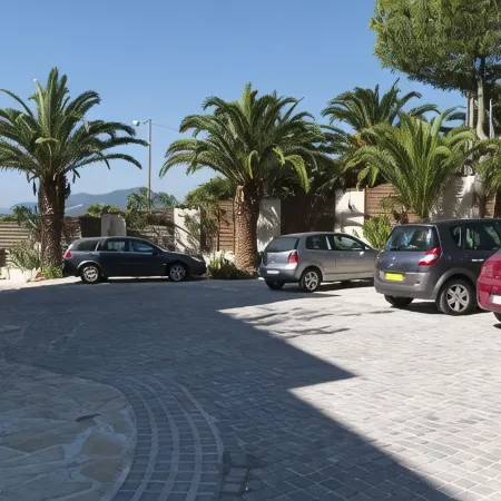 Hôtel Almanarre Plage - Hôtel Eco-Responsable Face à la Mer